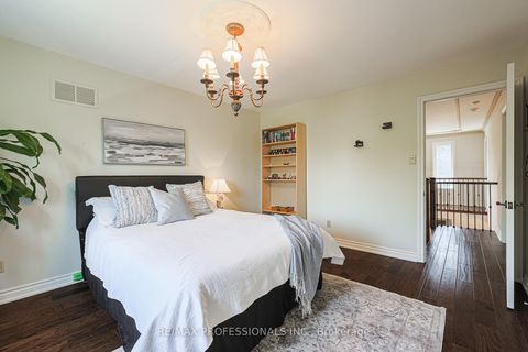 Photo 26 at 4 Neiltree Court, Markland Wood, Toronto