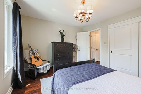 Photo 28 at 4 Neiltree Court, Markland Wood, Toronto
