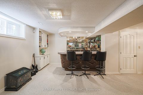 Photo 32 at 4 Neiltree Court, Markland Wood, Toronto