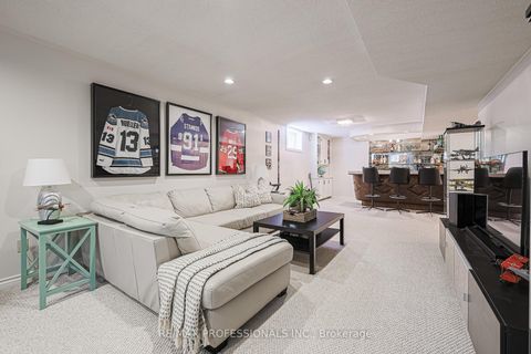 Photo 35 at 4 Neiltree Court, Markland Wood, Toronto