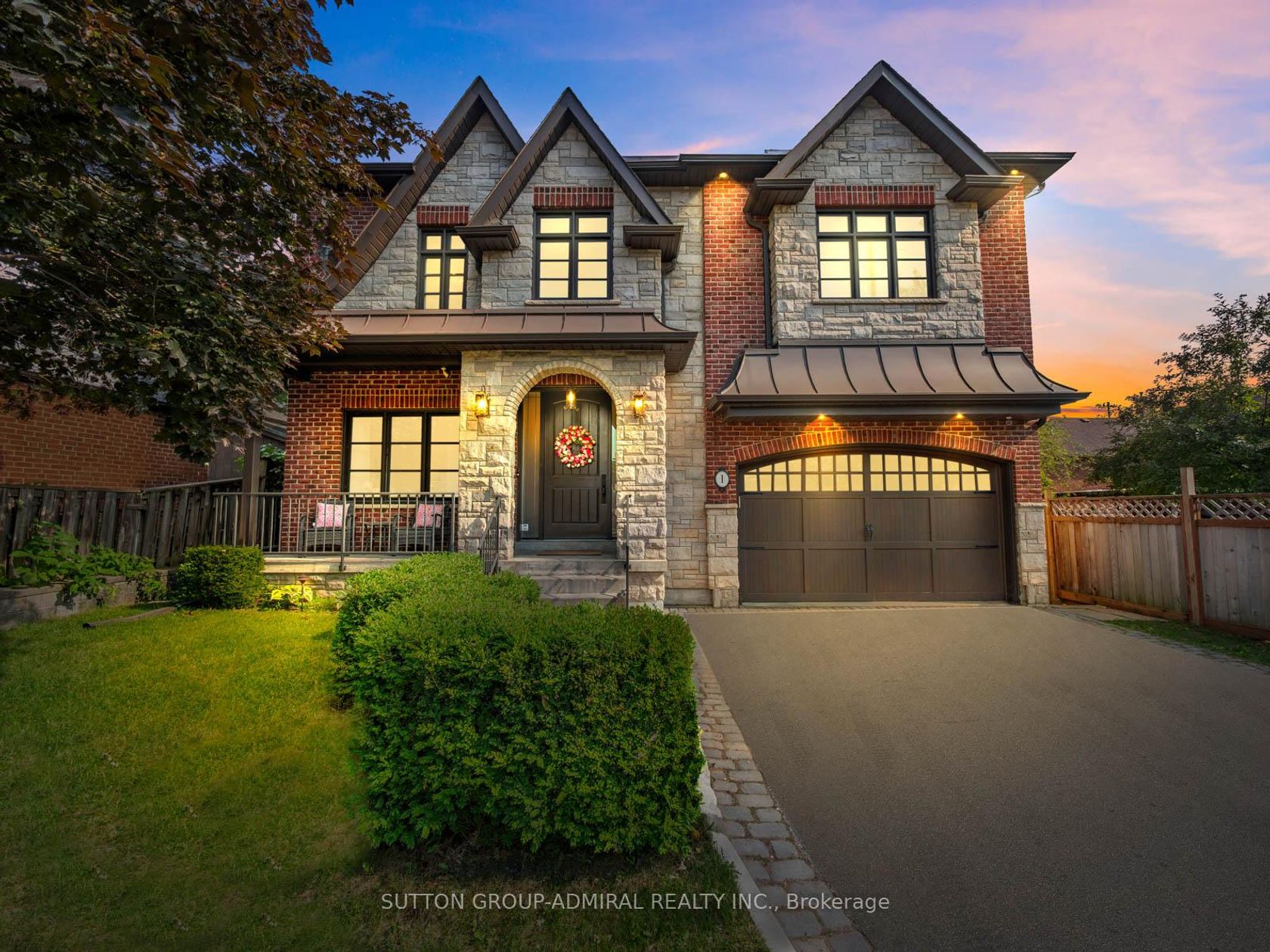 1 Dustan Crescent, East York, Toronto 