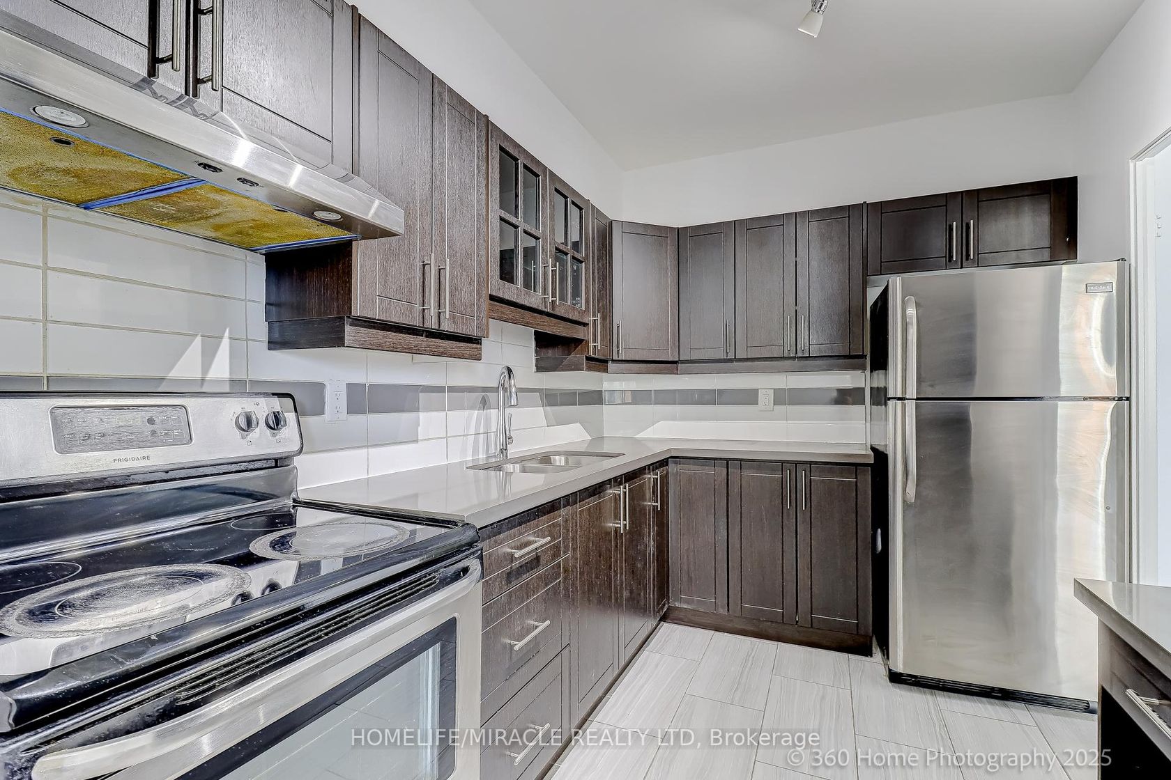 1819 - 5 Massey Square, Crescent Town, Toronto 