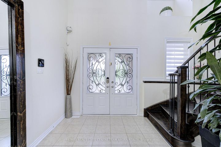 Photo 3 at 16 Ashcreek Drive, Credit Valley, Brampton