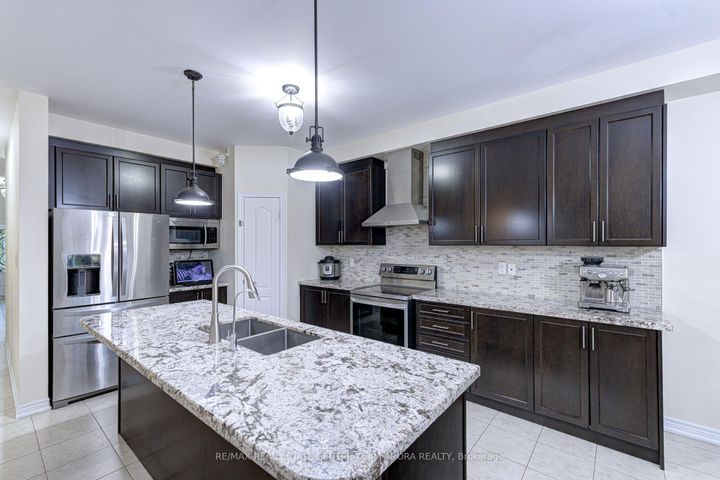 Photo 14 at 16 Ashcreek Drive, Credit Valley, Brampton