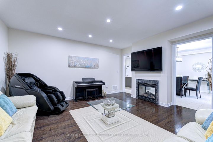 Photo 22 at 16 Ashcreek Drive, Credit Valley, Brampton