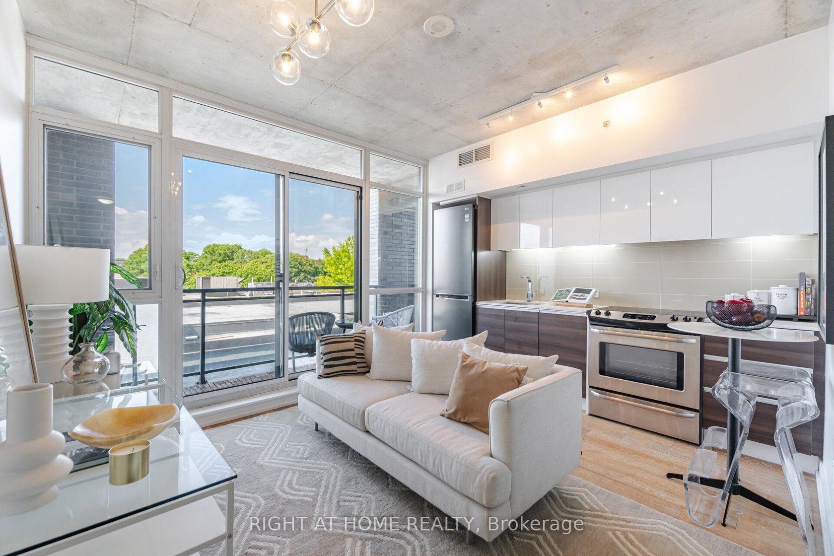 527 - 1190 Dundas Street, South Riverdale, Toronto 