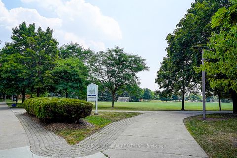 Photo 1 at 167 Wade Gate, Brownridge, Vaughan