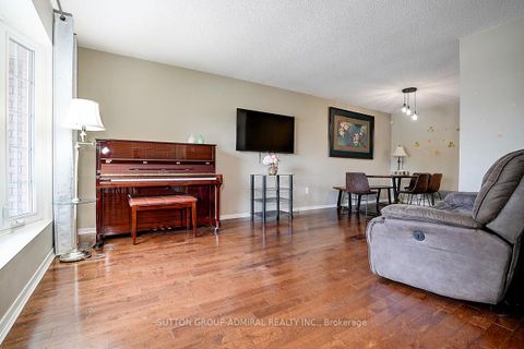 Photo 6 at 167 Wade Gate, Brownridge, Vaughan