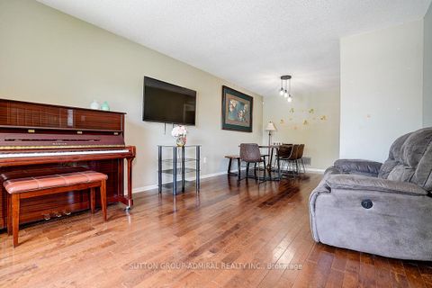 Photo 7 at 167 Wade Gate, Brownridge, Vaughan
