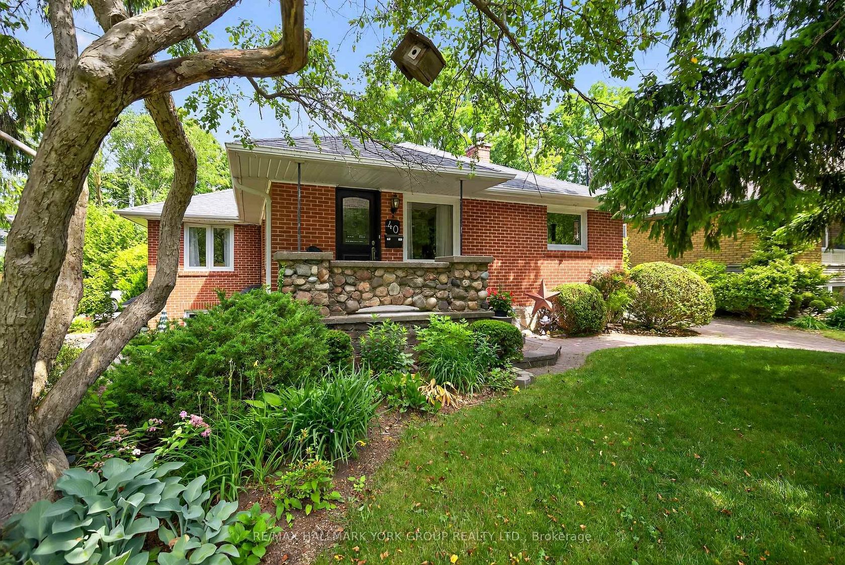 40 Kennedy Street E, Aurora Village, Aurora 