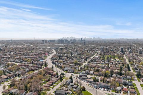 Photo 7 at 372-374 Kennedy Road, Birchmount, Toronto