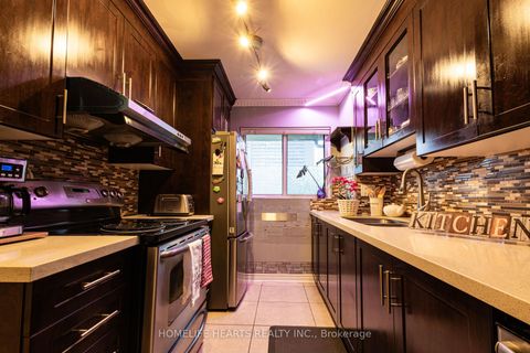 Photo 8 at 316 - 140 Leeward Glenway E, Flemingdon Park, Toronto