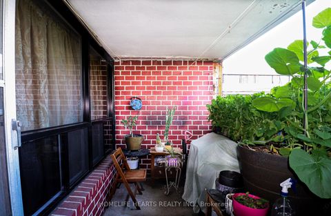 Photo 13 at 316 - 140 Leeward Glenway E, Flemingdon Park, Toronto
