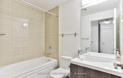 Photo 2 at 318 - 199 Richmond Street W, Waterfront Communities C1, Toronto