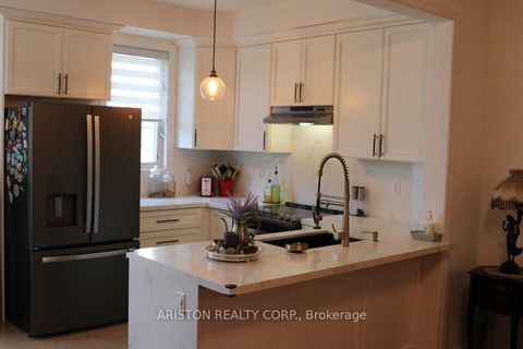 Photo 1 at 40 Alexie Way, Vellore Village, Vaughan Photo 1 at 40 Alexie Way, Vellore Village, Vaughan