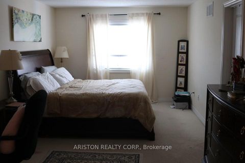 Photo 11 at 40 Alexie Way, Vellore Village, Vaughan