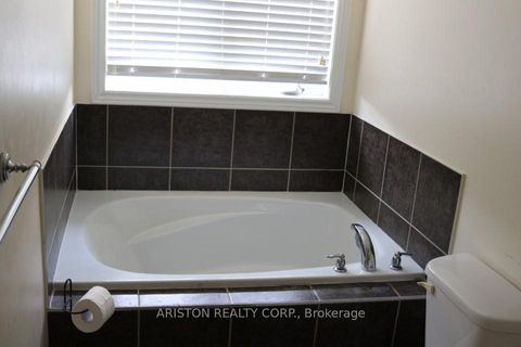 Photo 13 at 40 Alexie Way, Vellore Village, Vaughan Photo 13 at 40 Alexie Way, Vellore Village, Vaughan