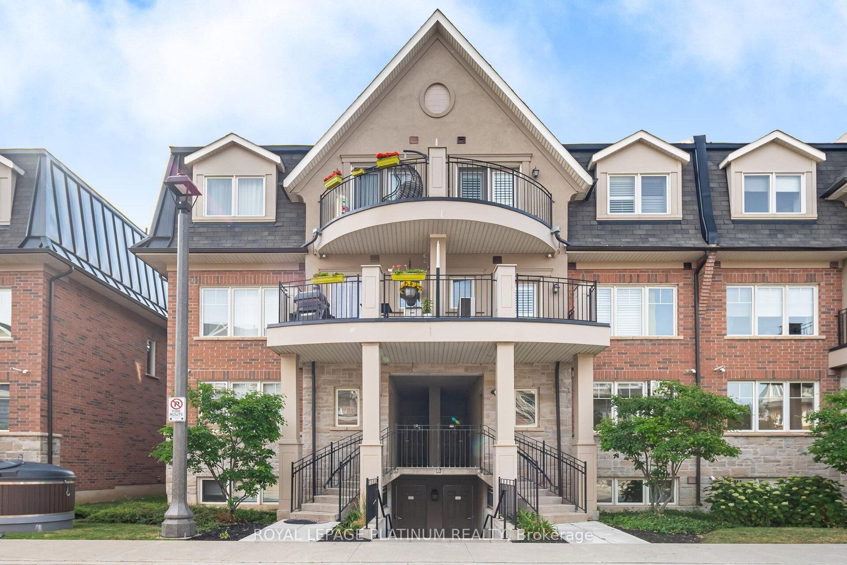 9-01 - 2420 Baronwood Drive, WM Westmount, Oakville 