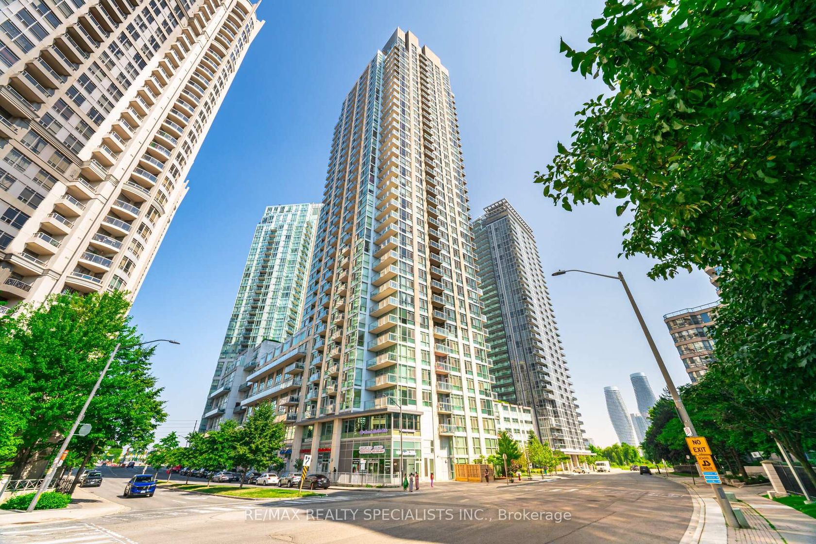 3308 - 225 Webb Drive, City Centre, Mississauga by Loree Meneguzzi Real Estate 3308 - 225 Webb Drive, City Centre, Mississauga