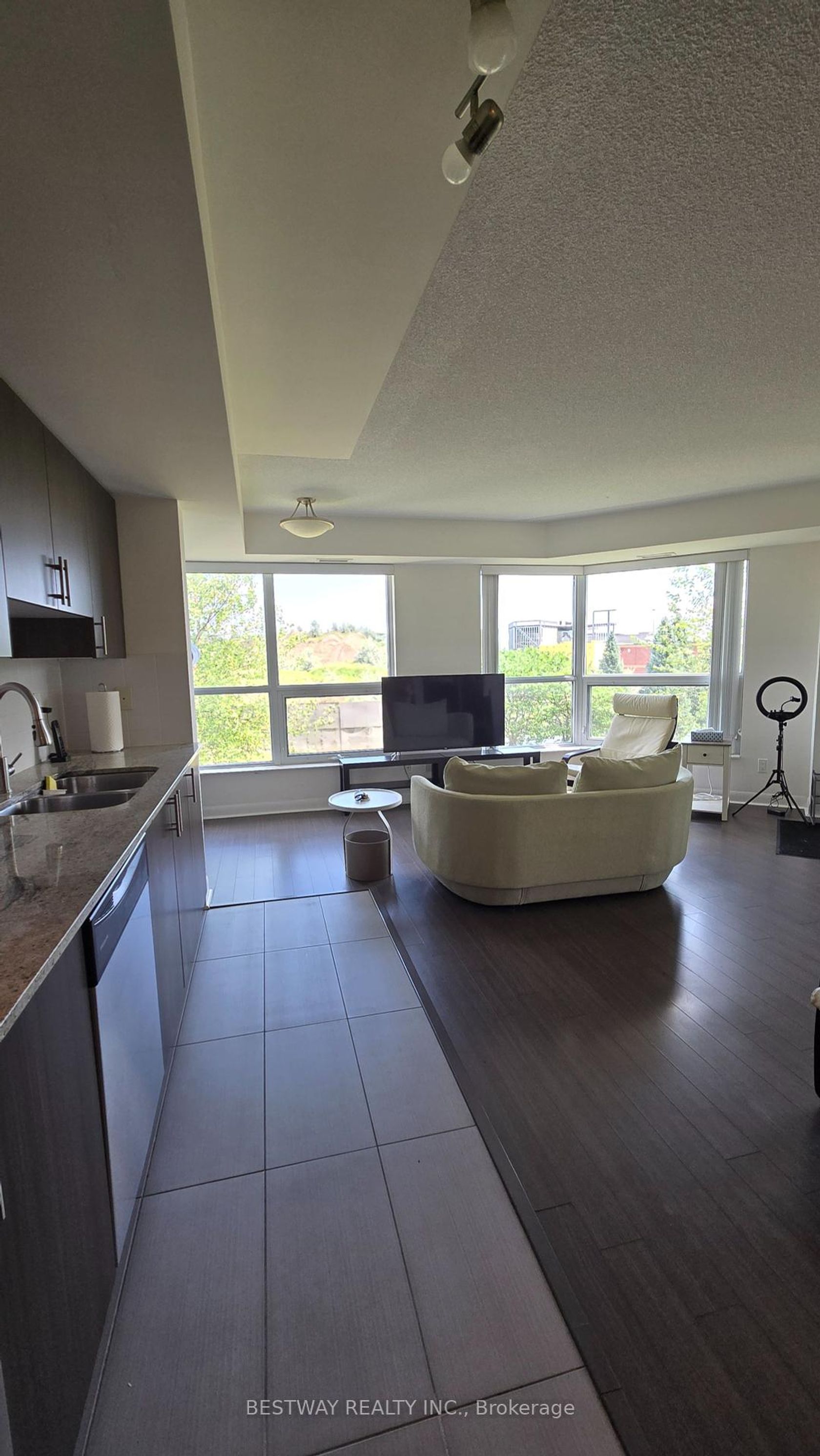 208 - 75 Norman Bethune Avenue, Beaver Creek Business Park, Richmond Hill 