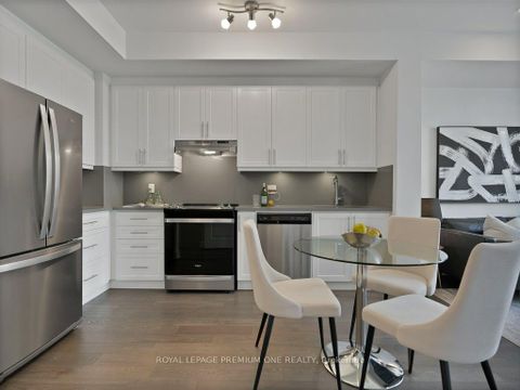 Photo 4 at 125 - 9560 Islington Avenue, Sonoma Heights, Vaughan