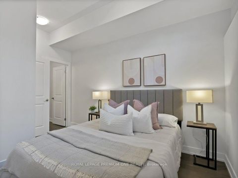 Photo 7 at 125 - 9560 Islington Avenue, Sonoma Heights, Vaughan