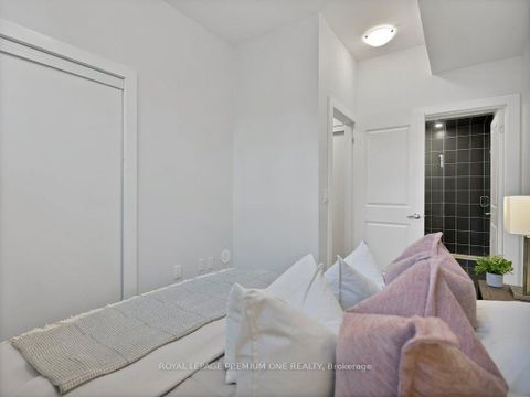 Photo 9 at 125 - 9560 Islington Avenue, Sonoma Heights, Vaughan