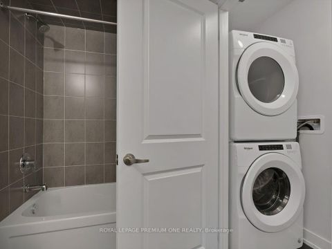 Photo 13 at 125 - 9560 Islington Avenue, Sonoma Heights, Vaughan