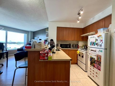 Photo 11 at 1703 - 38 LEE CENTRE Drive, Woburn, Toronto