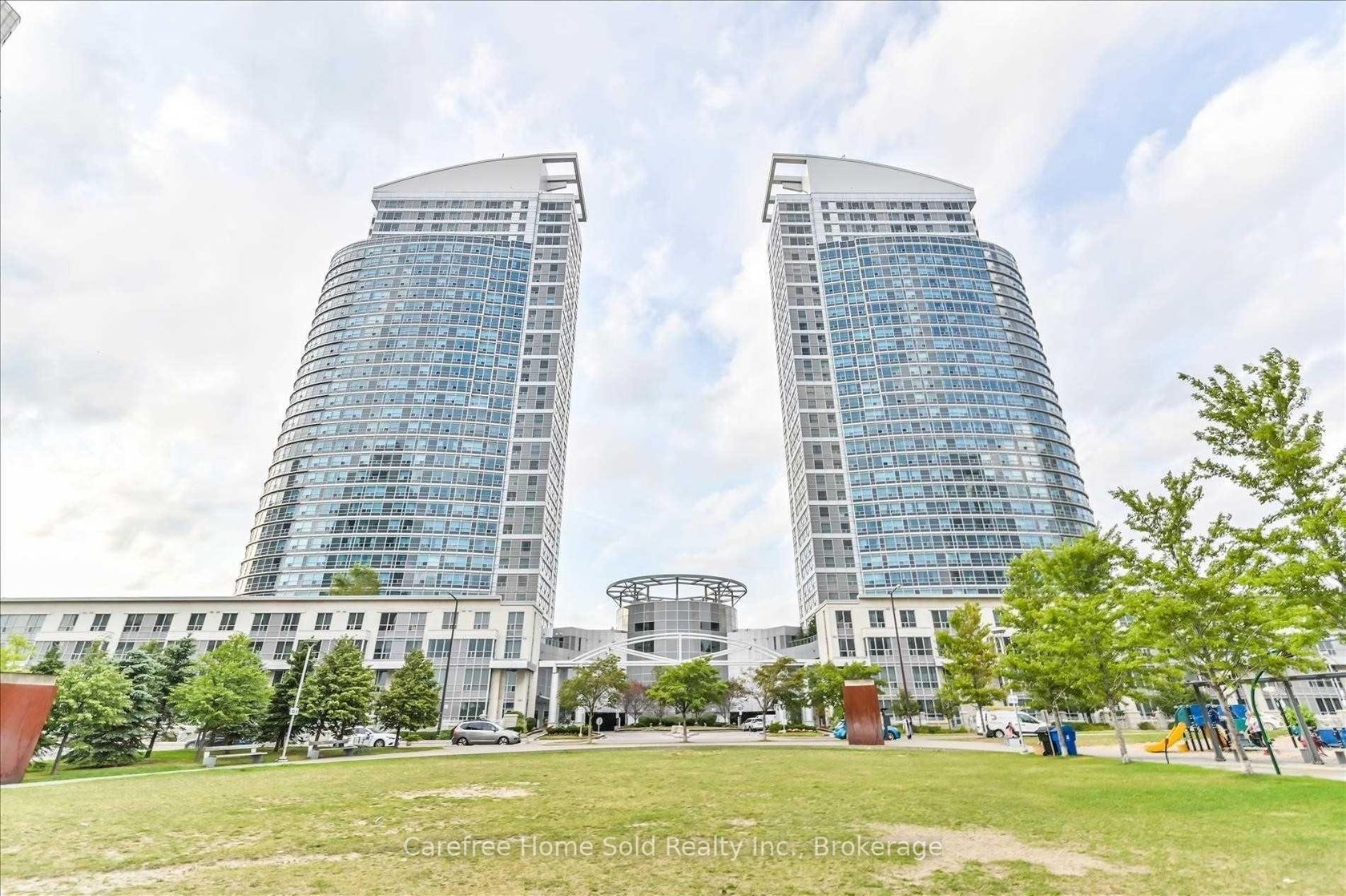 1703 - 38 LEE CENTRE Drive, Woburn, Toronto 