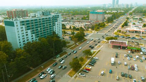 Photo 45 at 31 REGATTA CRES Crescent E, Newtonbrook West, Toronto Photo 45 at 31 REGATTA CRES Crescent E, Newtonbrook West, Toronto