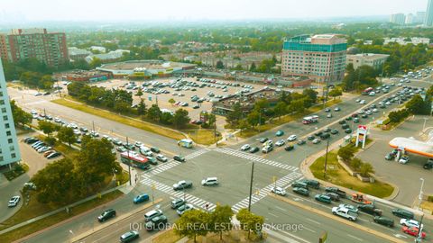 Photo 47 at 31 REGATTA CRES Crescent E, Newtonbrook West, Toronto