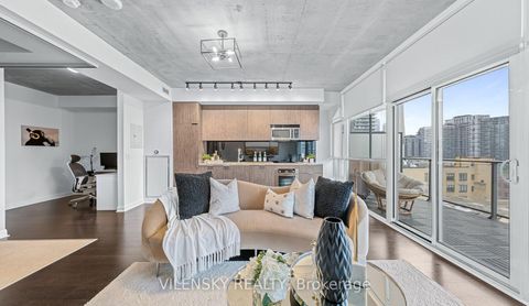 Photo 4 at 909 - 478 King Street W, Waterfront Communities C1, Toronto
