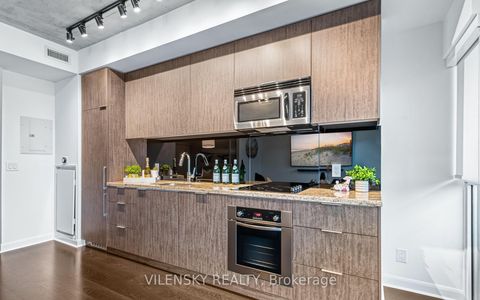 Photo 5 at 909 - 478 King Street W, Waterfront Communities C1, Toronto