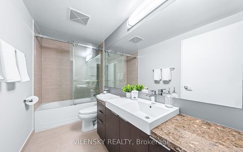 Photo 8 at 909 - 478 King Street W, Waterfront Communities C1, Toronto