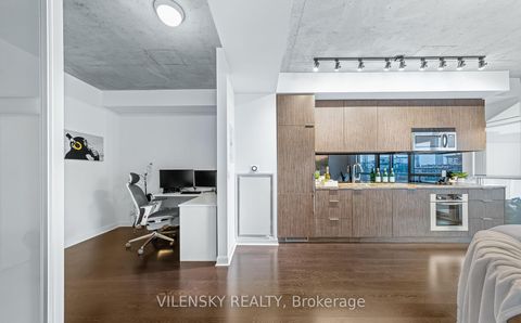 Photo 12 at 909 - 478 King Street W, Waterfront Communities C1, Toronto