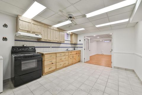 Photo 38 at 27 Green Acres Road, Uplands, Vaughan