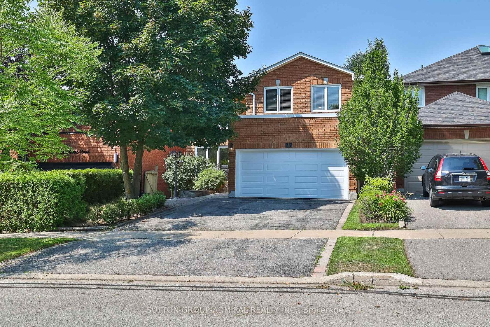 27 Green Acres Road, Uplands, Vaughan 