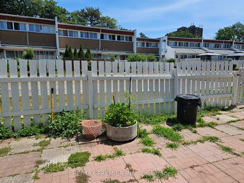 Photo 1 at Unit 15 - 2901 Jane Street, Jane Heights, Toronto