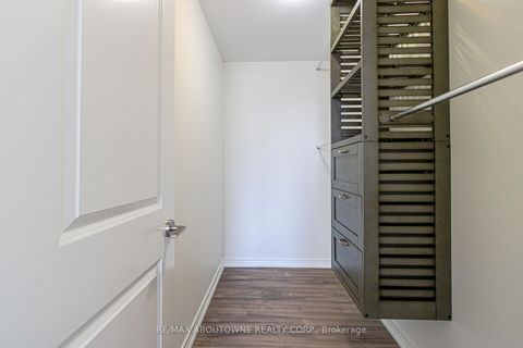 Photo 10 at 206 - 2339 Sawgrass Drive, RO River Oaks, Oakville