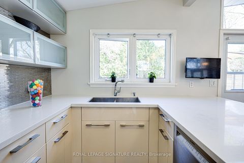 Photo 2 at 2 Parmbelle Crescent, Donalda, Toronto