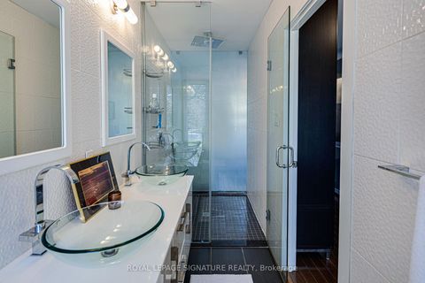 Photo 19 at 2 Parmbelle Crescent, Donalda, Toronto