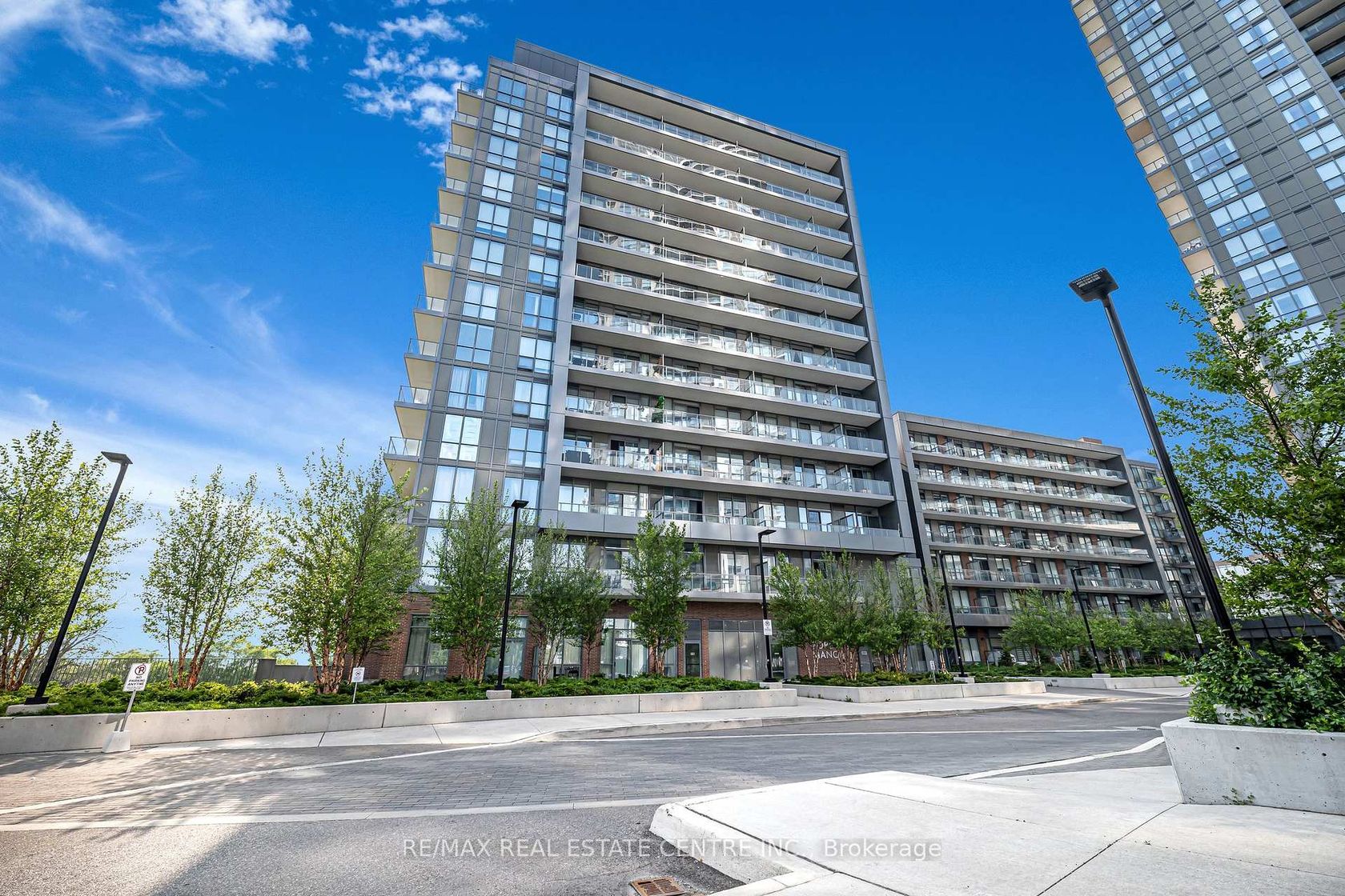 805 - 36 Forest Manor Road, Henry Farm, Toronto 