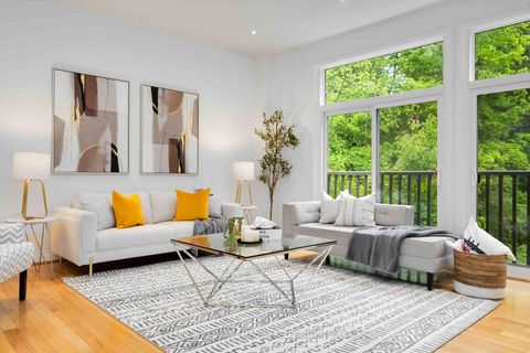 Photo 13 at 37 Rainbow Creekway, Bayview Village, Toronto