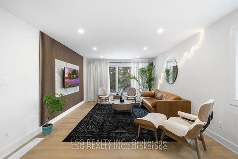 Photo 2 at 26 Grangemill Crescent, Don Mills, Toronto