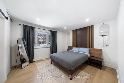 Photo 8 at 26 Grangemill Crescent, Don Mills, Toronto