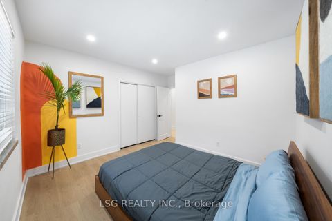 Photo 12 at 26 Grangemill Crescent, Don Mills, Toronto