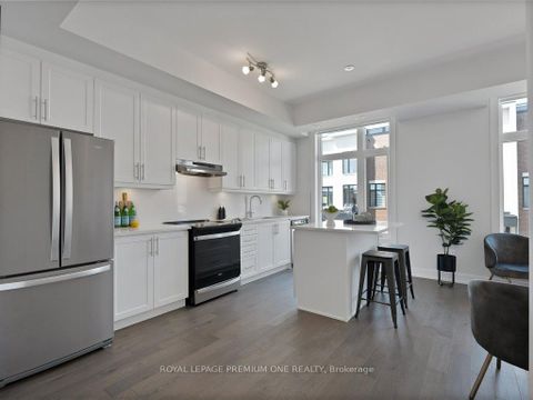 Photo 4 at 225 - 9560 Islington Avenue, Sonoma Heights, Vaughan