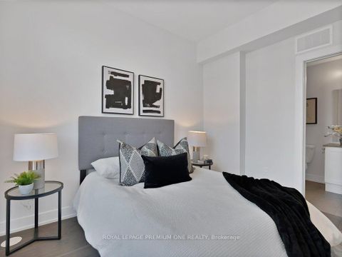 Photo 9 at 225 - 9560 Islington Avenue, Sonoma Heights, Vaughan