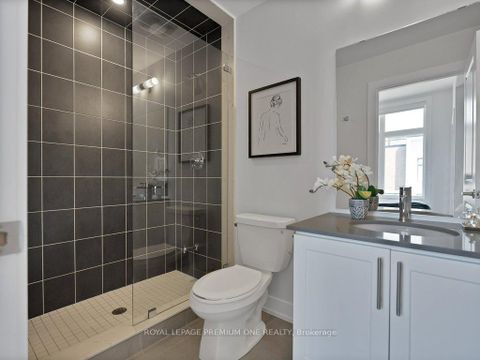Photo 11 at 225 - 9560 Islington Avenue, Sonoma Heights, Vaughan